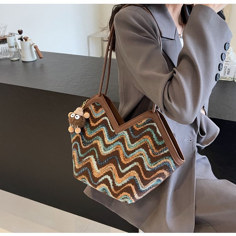 Borsa a tracolla singola da ascella, con tracolla a secchiello, stile vintage, ricamata, per donna, 2024, nuova tendenza casual di fascia alta_voghion.com