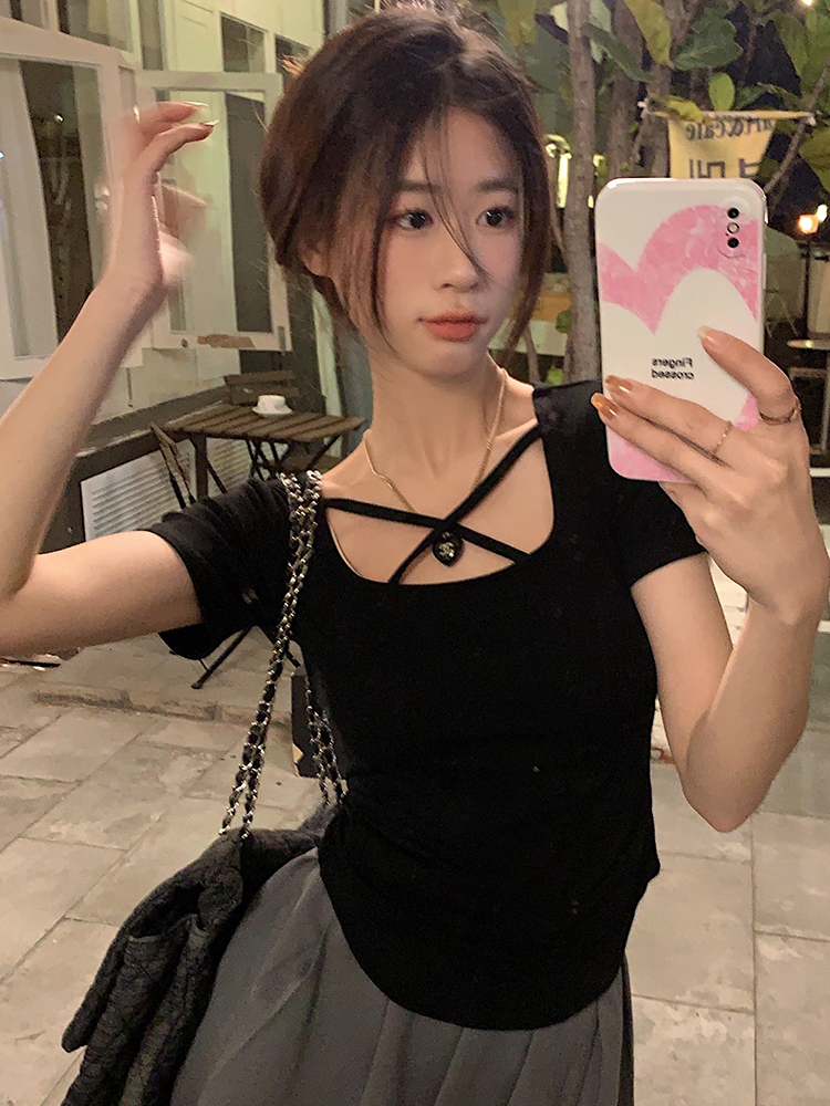 純棉U領交叉短袖T恤女夏季2024新款設計感修身顯瘦短款純欲風上衣
