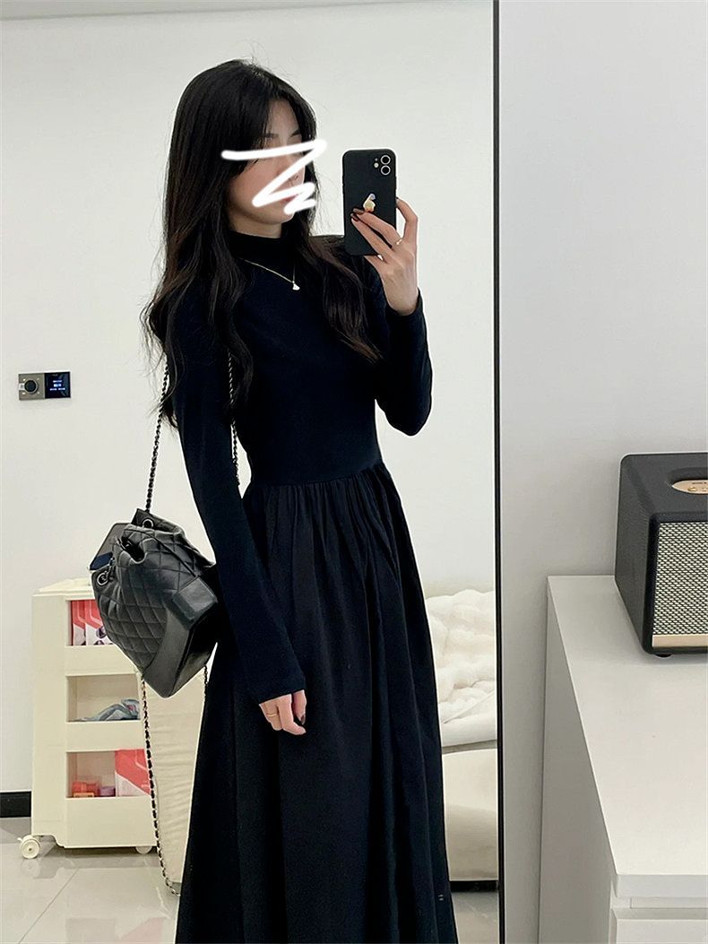 Hepburn style long-sleeved slimming bottoming A-line dress for women in autumn and winter French style waist slimming inner long skirt