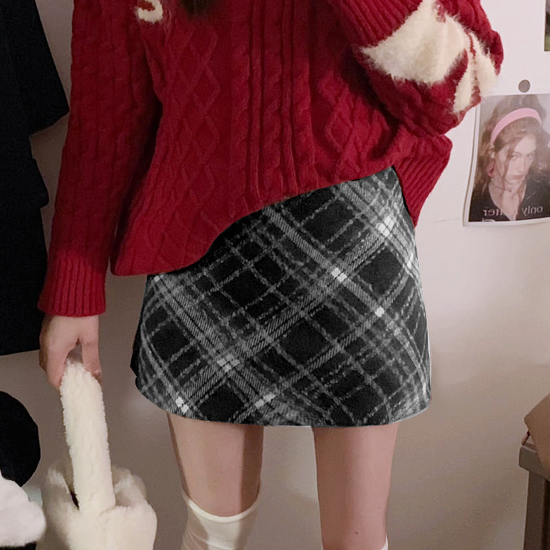 A plaid A-line skirt for a small person, a tight-fitting, sexy and purely lustful hot girl, a light, luxurious and delicate covering-span, slimming and belly-covering straight skirt