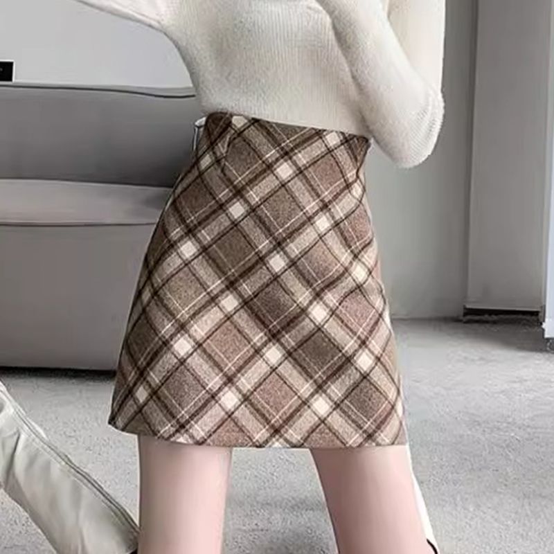 Sexy plaid A-line skirt for small people, anti-exposure high-waisted elastic waist, woolen plaid slimming one-line skirt, straight skirt