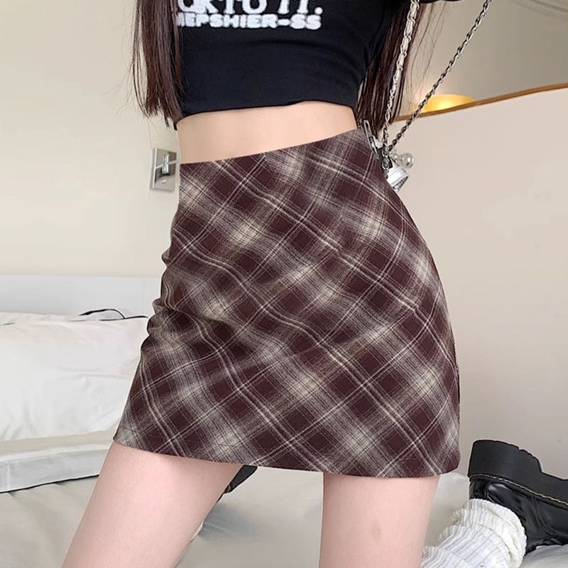 Retro plaid A-line skirt for small people to look slimmer and age-reducing, covering the span to look slimmer and covering the belly to prevent exposure, elastic waist ins straight skirt