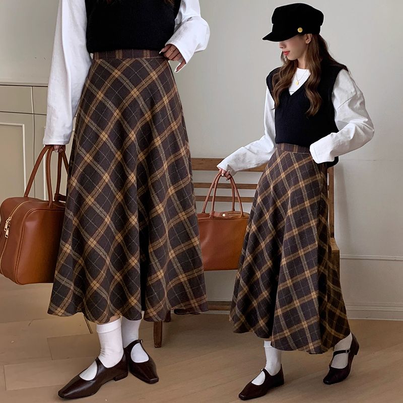 Mid-length A-line skirt, pleated, casual, loose and delicate, covering the span, slimming and age-reducing, woolen plaid elastic waist skirt