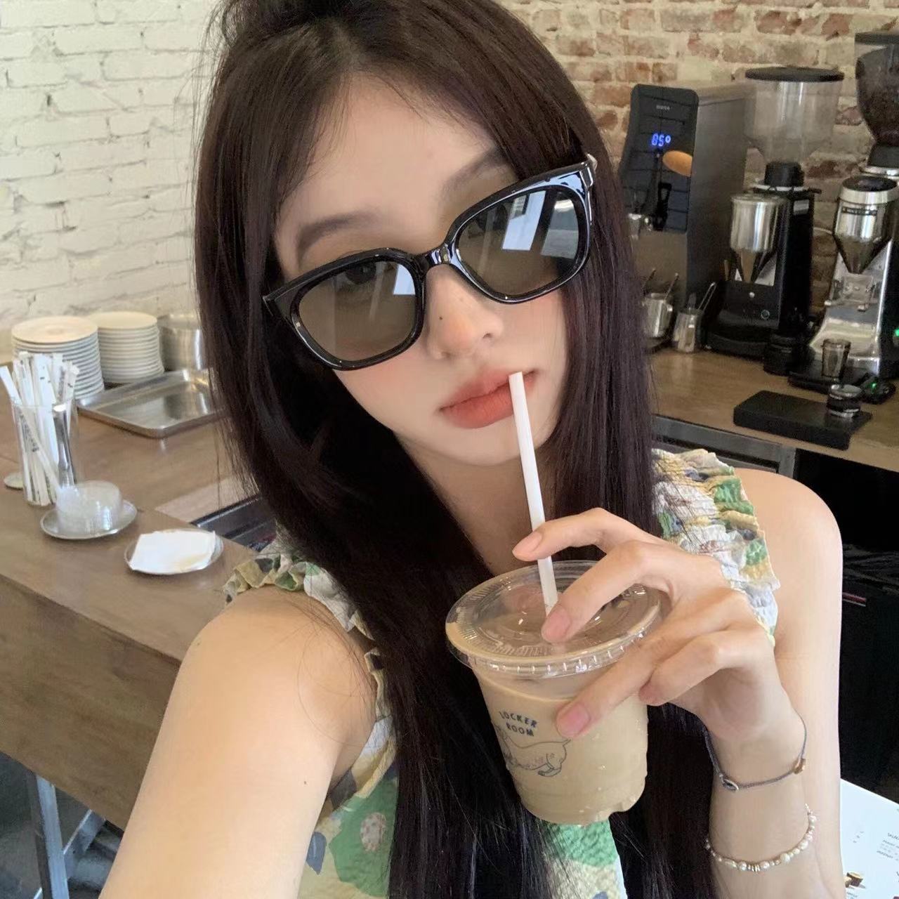 復古網紅墨綠色墨鏡女2024新款高級感防曬防紫外線拍照太陽眼鏡