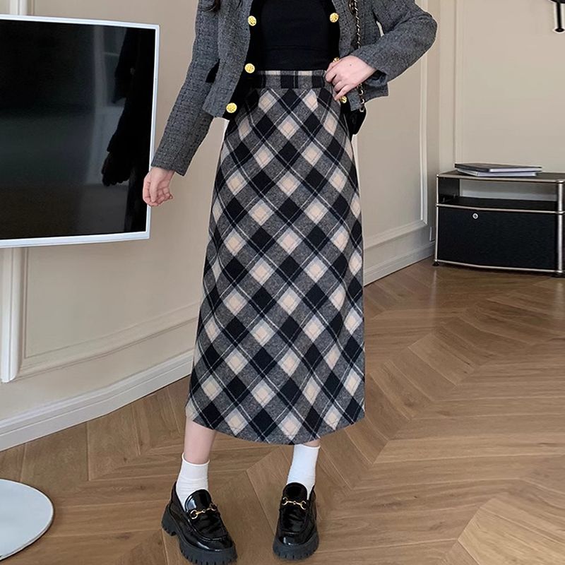 Mid-length plaid A-line skirt for small people, light luxury, tight-fitting hot girl style, pure lust, sexy slit, elastic waist skirt