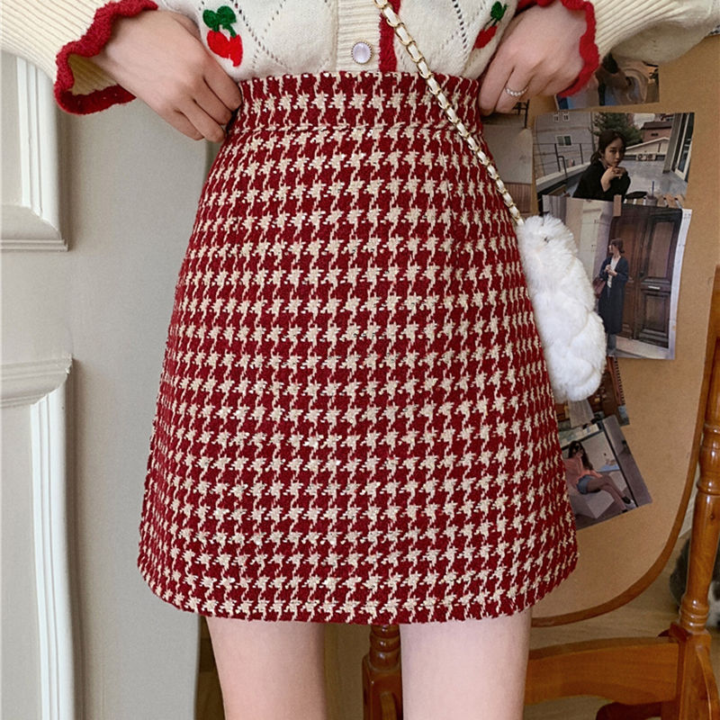 Plaid A-line skirt for small people, tight and sexy, pure lust style, hot girl style, light luxury, age reduction, high waist, elastic waist, straight skirt