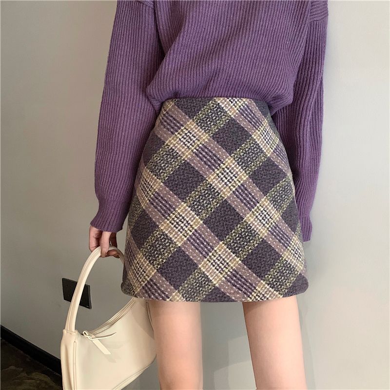 Small salt plaid A-line skirt, fashionable and tight, casual pure lust style hot girl windproof high-waisted straight skirt