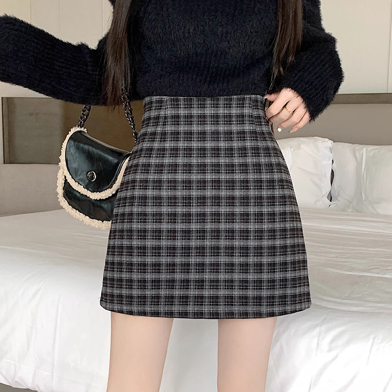 The petite design is slim and sexy, pure lust style hot girl's light luxury and exquisite anti-exposure high-waisted elastic waist one-line skirt