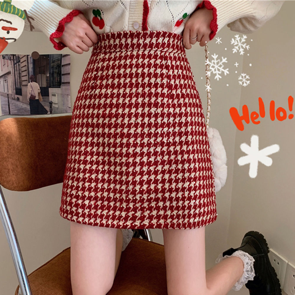Plaid A-line skirt for small people, tight and sexy, pure lust style, hot girl style, light luxury, age reduction, high waist, elastic waist, straight skirt