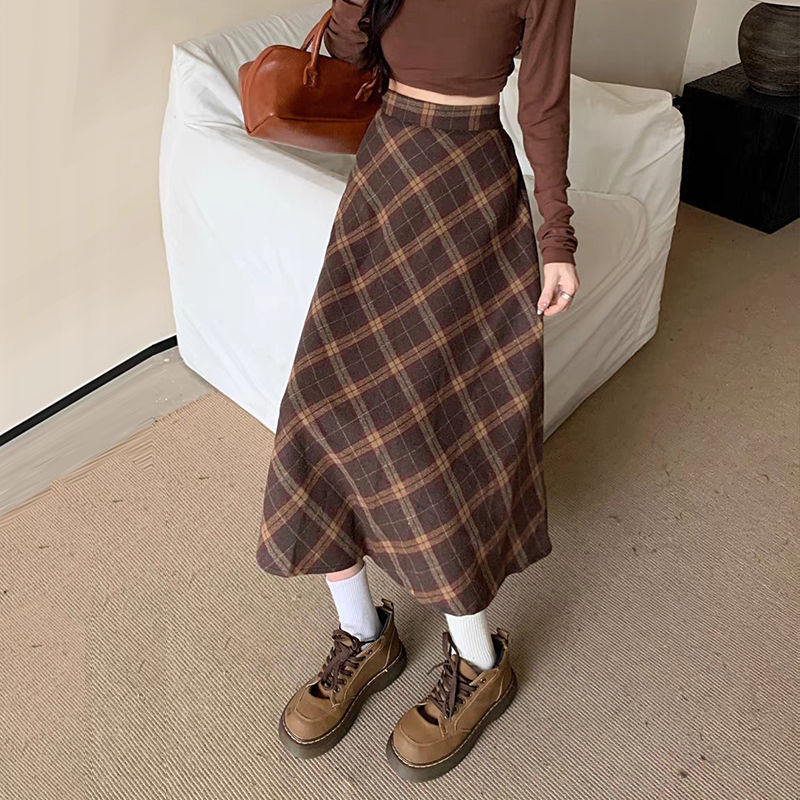 Mid-length A-line skirt for small people, pleated, casual, loose, light, luxurious, age-reducing woolen plaid, retro plaid skirt