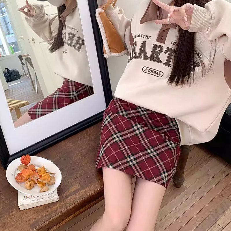 College-style plaid A-line skirt for small people, slimming and covering, high-waist elastic waist to prevent exposure, pure lust one-line skirt