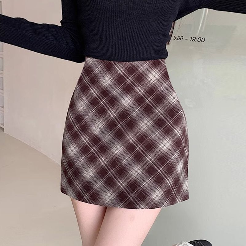 Plaid A-line skirt for small people, tight-fitting and sexy hot girl, pure lust style, slim covering, age-reducing butt-covering skirt, straight skirt