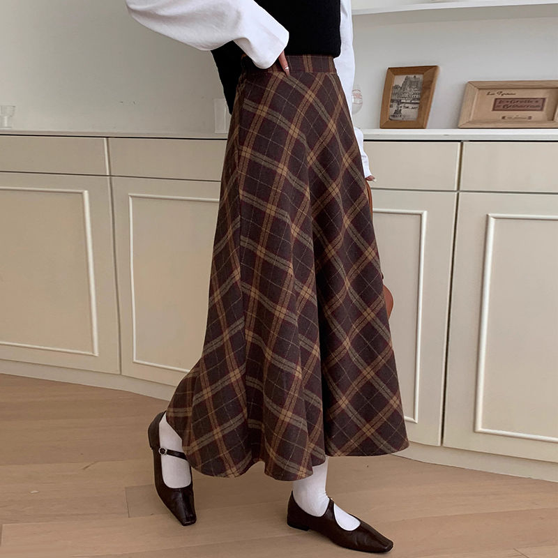 Mid-length A-line skirt, pleated, casual, loose and delicate, covering the span, slimming and age-reducing, woolen plaid elastic waist skirt