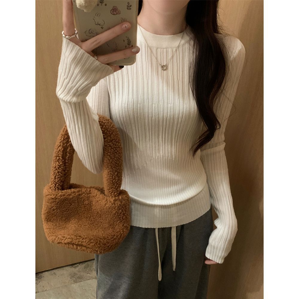 Bottoming shirt for women spring 2024 new style high-end inner slim round neck petite short chic knitted sweater