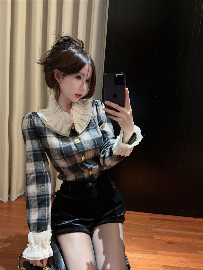 Xiaoxiangfeng retro doll long-sleeved plaid shirt sweet coat autumn and winter new autumn and winter short outer top