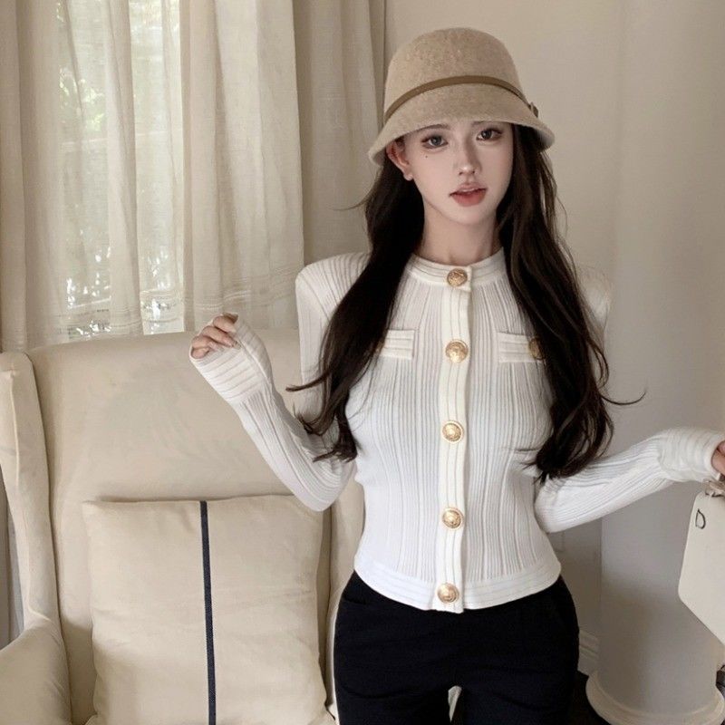 Xiaoxiangfeng short knitted cardigan jacket for women spring 2024 new French style niche western style long-sleeved top trend