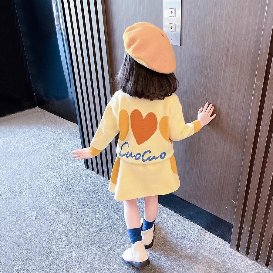 Girls sweater skirt suit spring and autumn 2024 new autumn clothing baby fashionable Internet celebrity children's sweater two-piece set