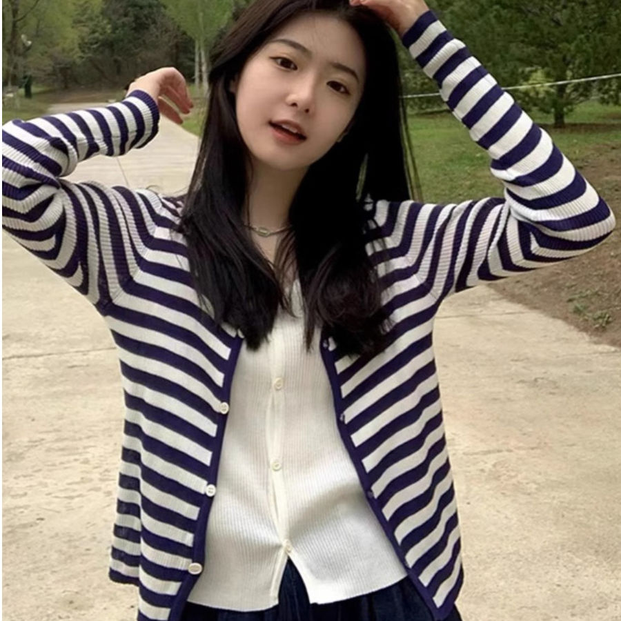 2024 new blue and white striped knitted cardigan new fake two-piece slim short bottoming shirt slim long-sleeved top to wear outside