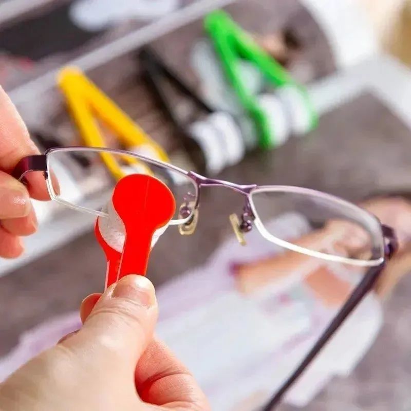 随身多功能眼镜擦便捷式不留痕迹不伤镜片清洁器方便取夹子眼镜擦