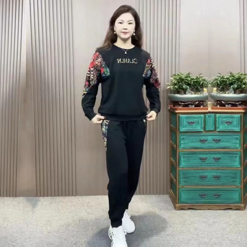 Mom spring and autumn long-sleeved suit casual age reduction 2024 new middle-aged and elderly women's fashion loose large size two-piece set