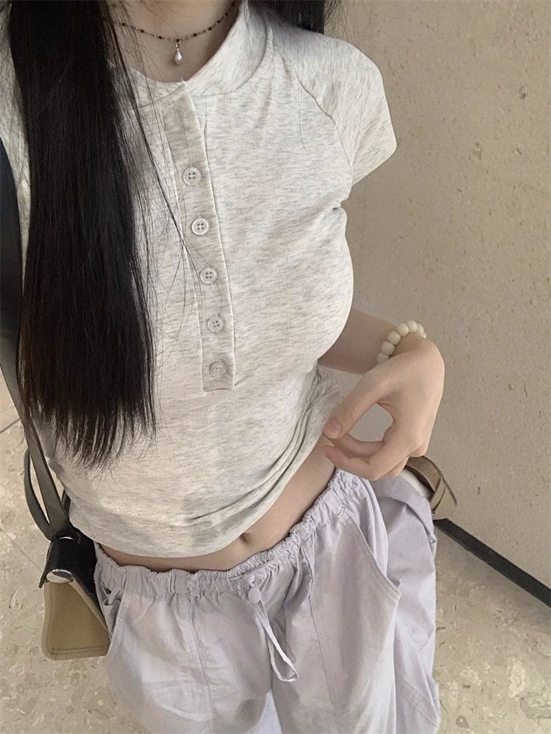 絕美別致紐扣圓領短袖t恤女夏季新款小個子修身顯瘦短款打底上衣