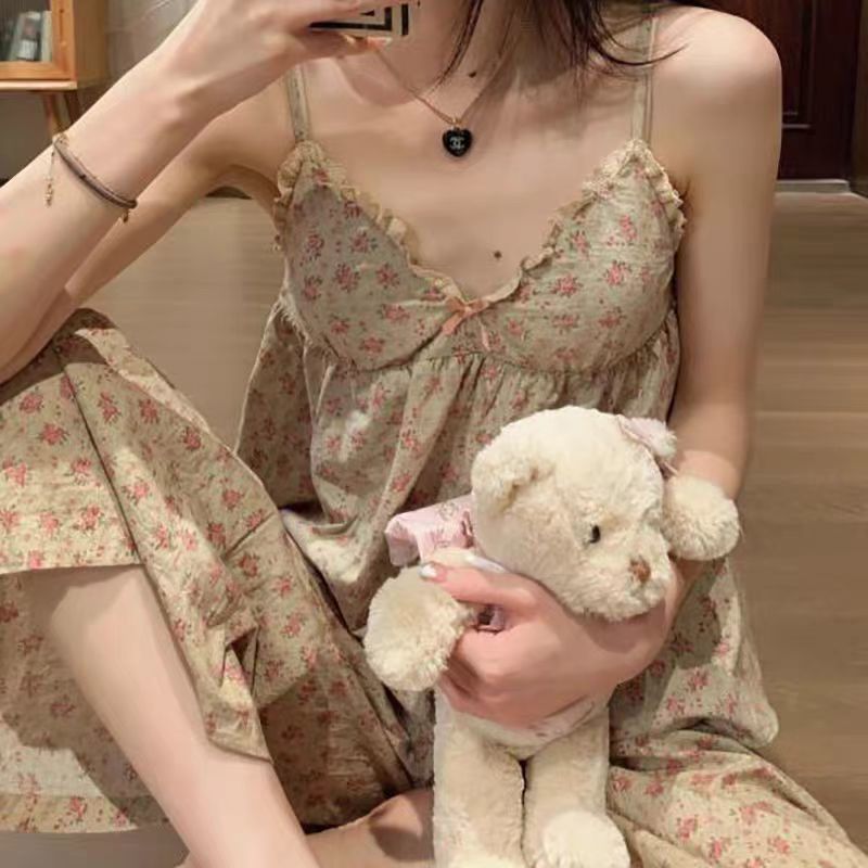 Pure lust style floral suspender pajamas for women spring and summer 2024 new sweet trousers home wear suit with chest pad