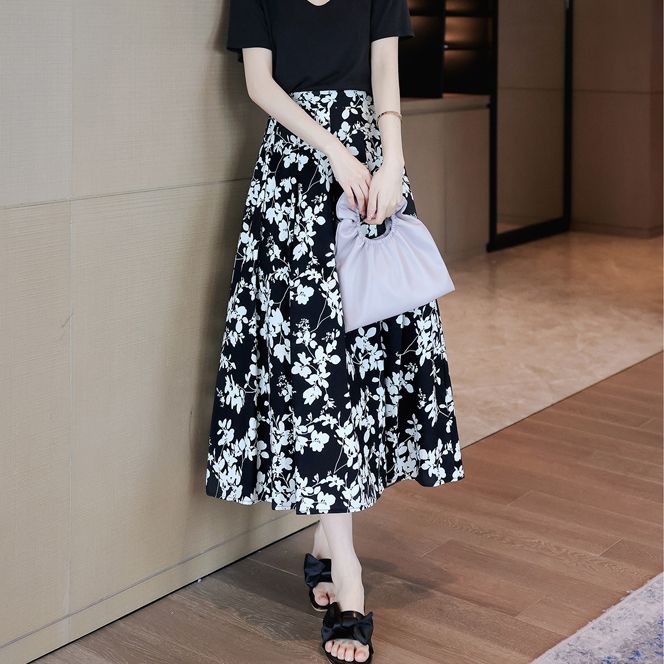 French Floral Skirt Design High Waist Commuting Versatile Summer Women's Skirt Small Floral Slimming Midi Skirt