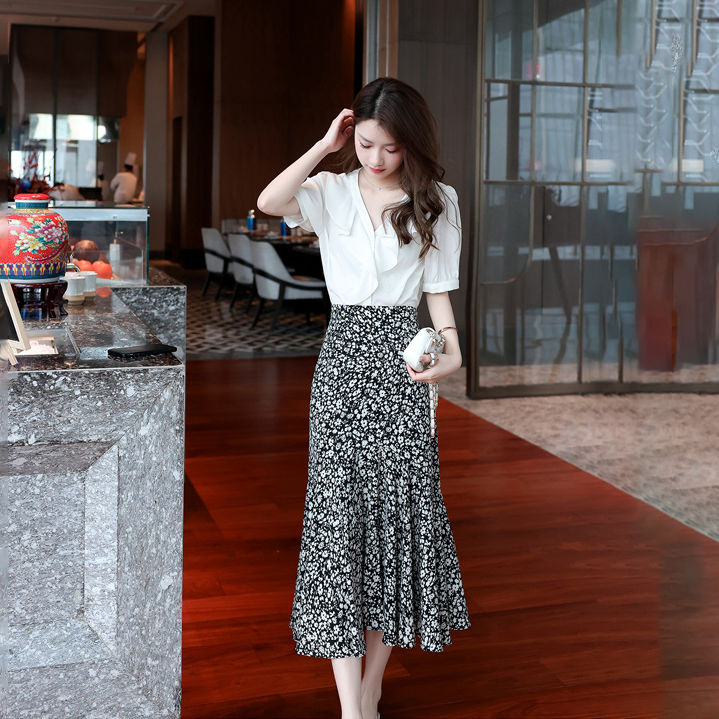 Summer skirt with small floral pattern, elegant temperament and versatile commuting high waist slim fishtail skirt ins style mid-length skirt for women