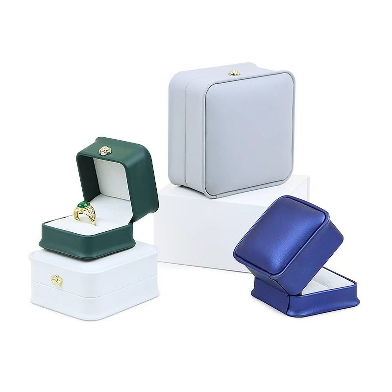 PU High-end Crown Jewelry Box, Exquisite Portable Storage Box For Pearl Necklac, Pendants, Rings, Bracelets, And_voghion.com