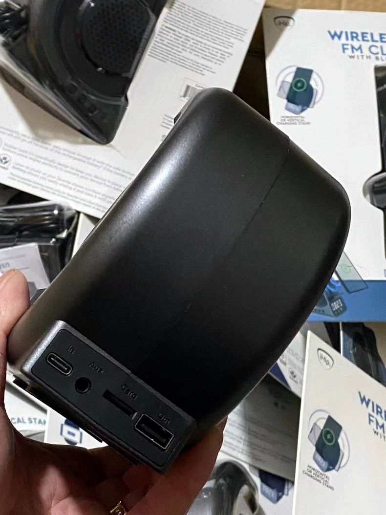 2023. gada jaunais privātais modelis trīs vienā radošais bezvadu uzlādes modinātāja Bluetooth skaļrunis_voghion.com