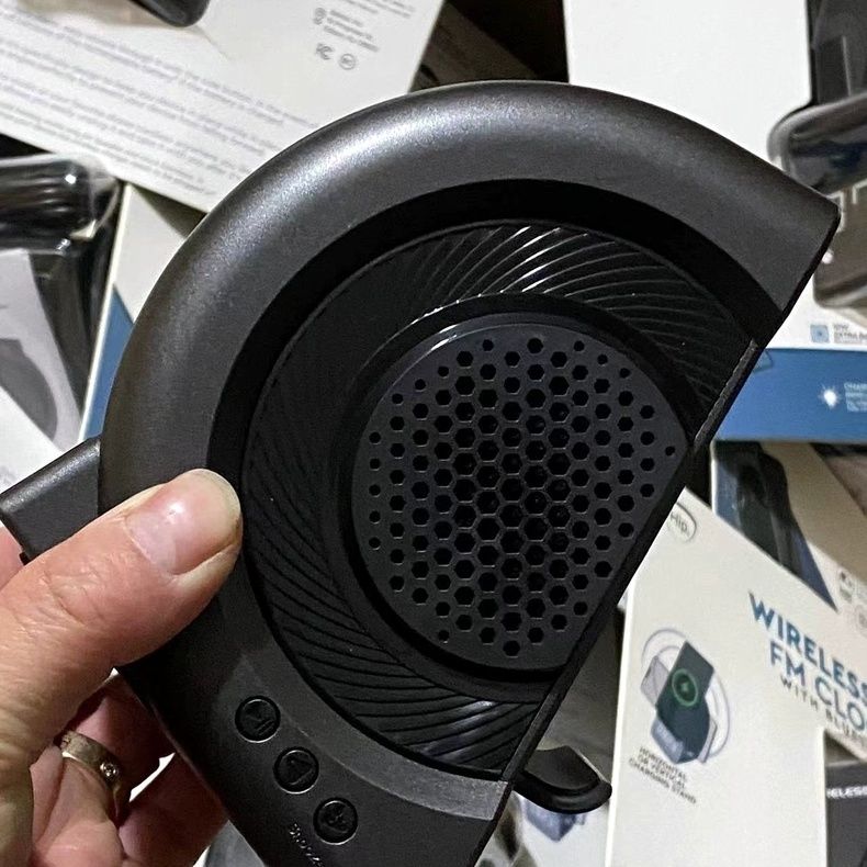 2023 Neues privates Modell 3-in-1 Kreativer kabelloser Ladewecker Bluetooth-Lautsprecher_voghion.com