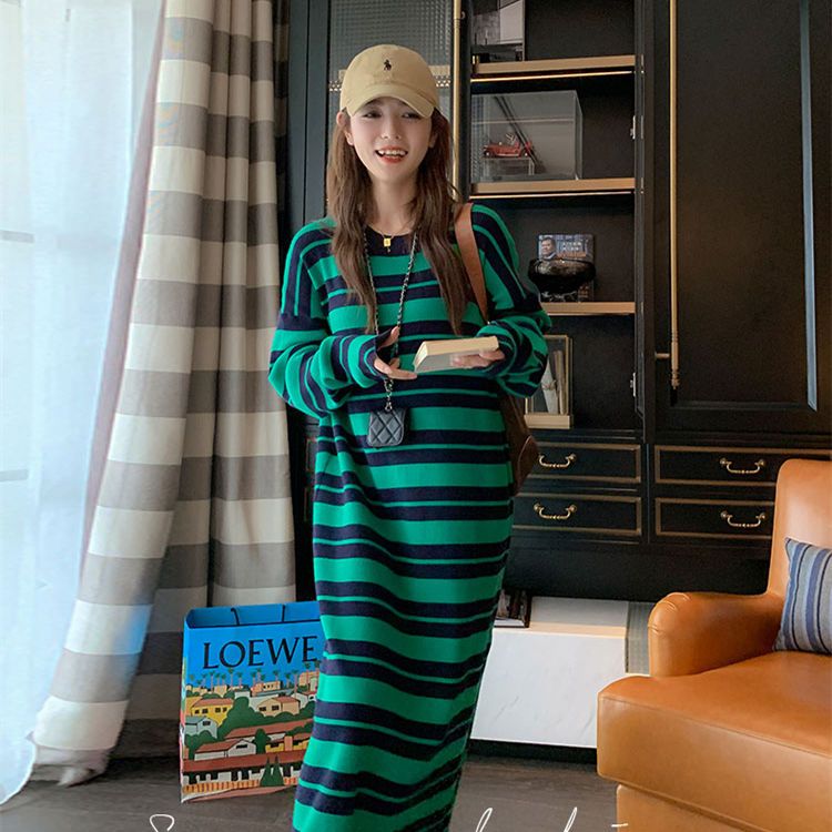 Autumn striped long-sleeved long dress for fat girls, extra large size 300 pounds, loose, flesh-covering, slimming, knee-high sweatshirt dress