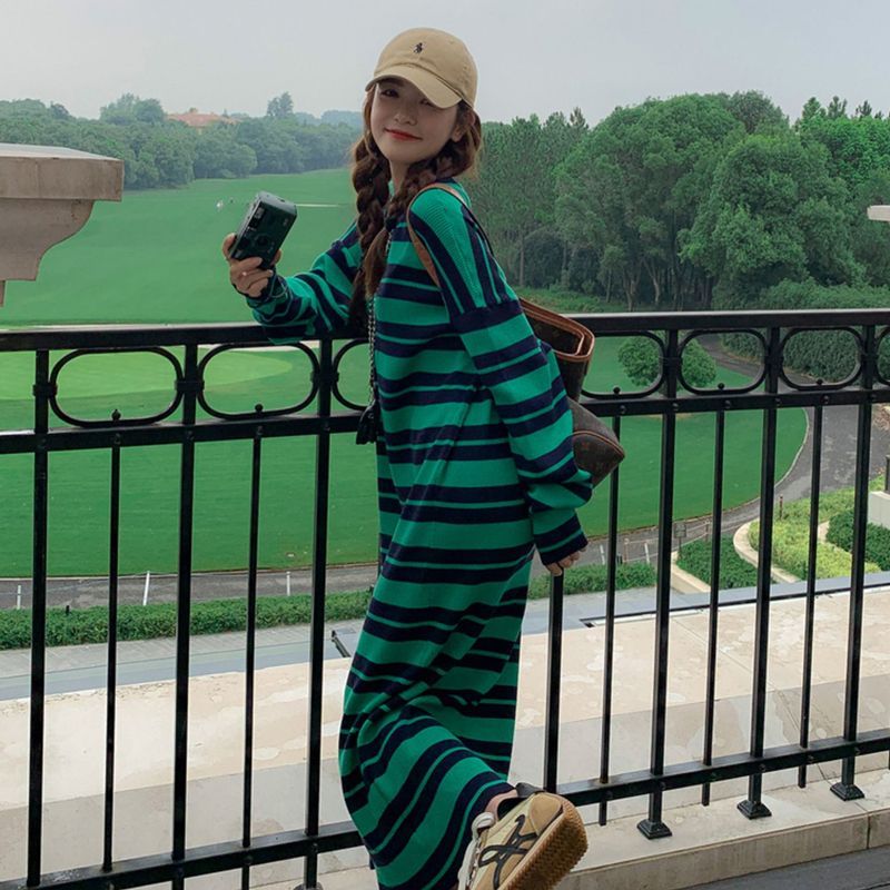 Autumn striped long-sleeved long dress for fat girls, extra large size 300 pounds, loose, flesh-covering, slimming, knee-high sweatshirt dress