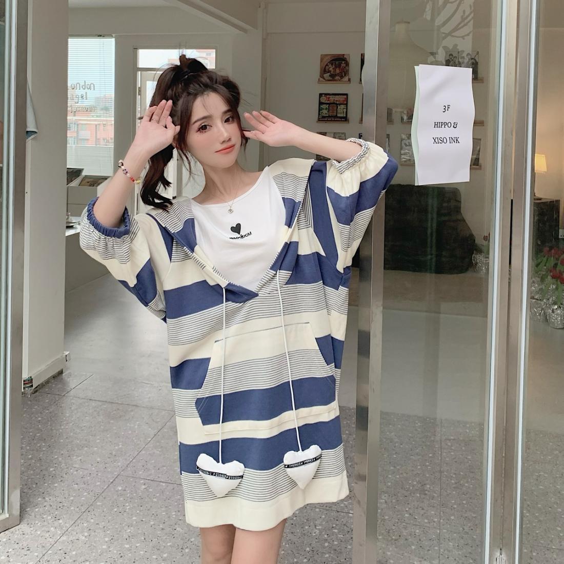 Striped splicing fake two-piece dress fat MM extra large size 300 pounds autumn and winter loose sweatshirt dress that hides flesh and shows slimming