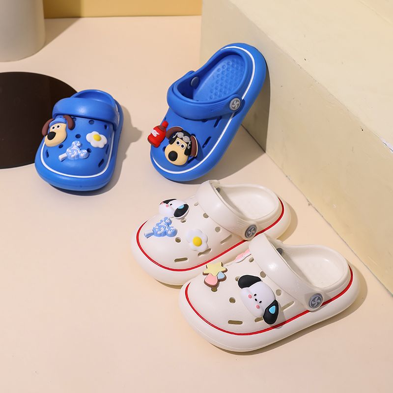 Cartoon children's slippers for boys, girls, and babies in summer new style hole-in-the-wall anti-slip soft soles for indoor and outdoor use