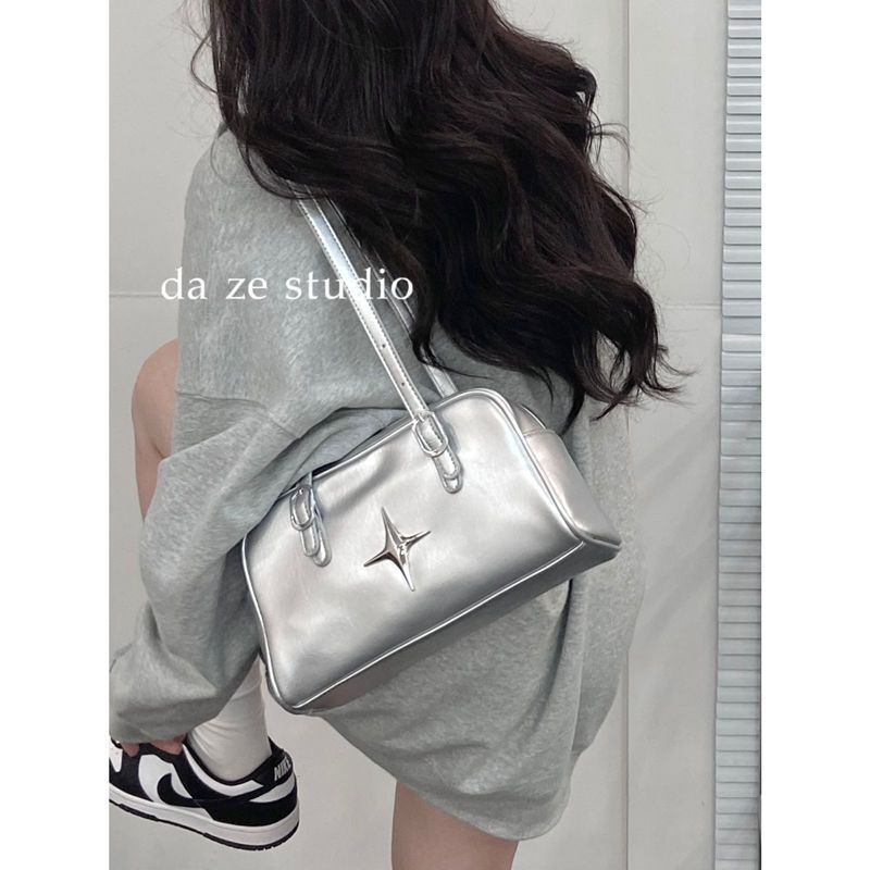 今年流行大包包女2023新款夏季斜挎通勤單肩大容量銀色辣妹托特包