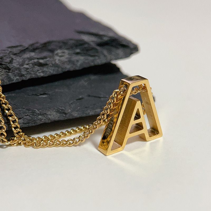 Cross-border European And American 26-letter Necklace For Women, Permanent Titanium Steel Initial Pendant, Light Luxury_voghion.com