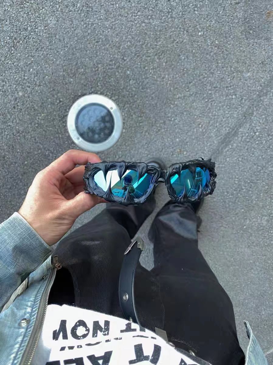 Occhiali da sole Vibe americani fatti a mano con denti di lupo e colla a goccia d'avanguardia e avanguardisti, belli unisex a forma di farfalla_voghion.com