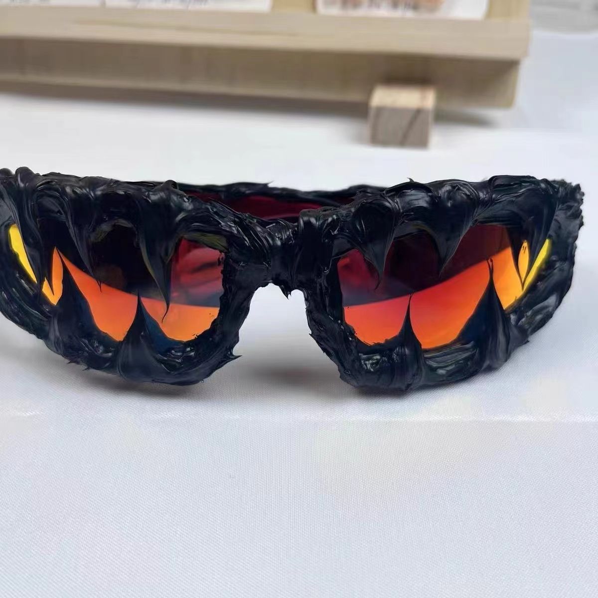 Drip glue wolf tooth Vibe photography unisex avant-garde sunglasses_voghion.com