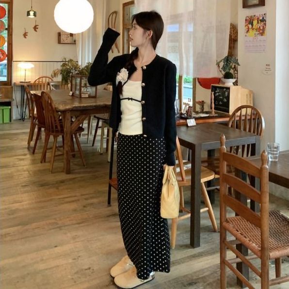 Breast style outfit set women's knitted cardigan suspender top 2024 early spring new polka dot skirt three-piece set