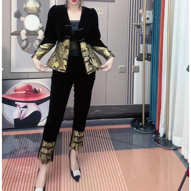 2024 spring new velvet suit, Chinese fashion splicing, flesh-covering, national-style buckle top, small leg pants two-piece set