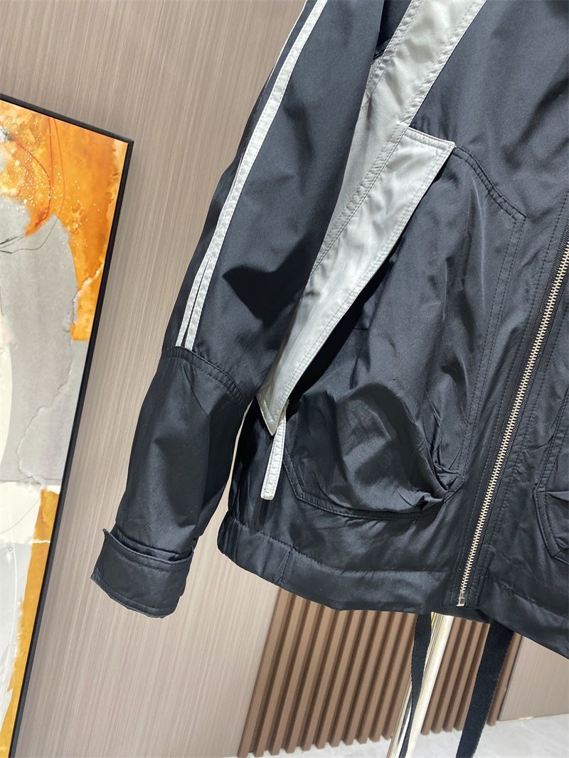 Giacca con cappuccio uomo a righe color block stile autunnale_voghion.com