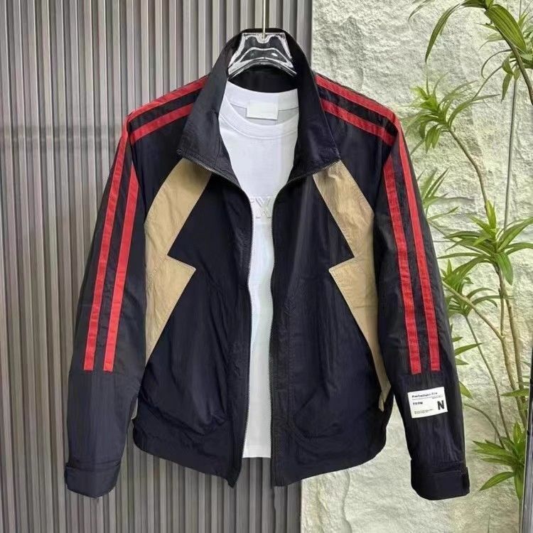 Giacca casual da uomo nuova, versatile, alla moda e alla moda, con cappuccio e righe a blocchi di colore autunnali_voghion.com