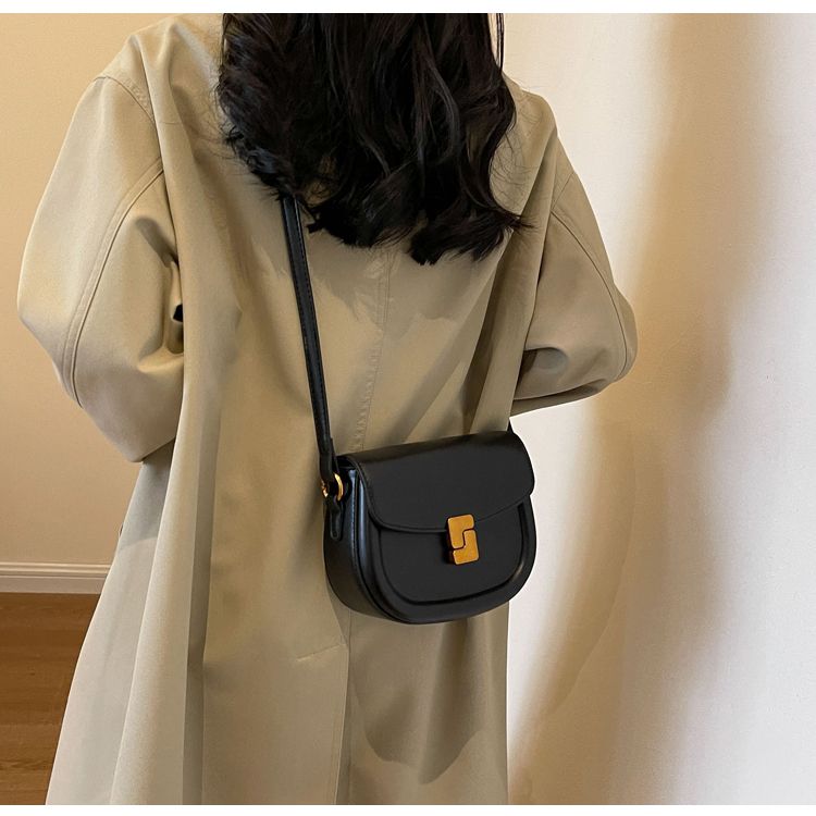 Niche High-End Saddle 2024 Autumn Winter New Ins Handbag Versatile Crossbody Shoulder Bag_voghion.com