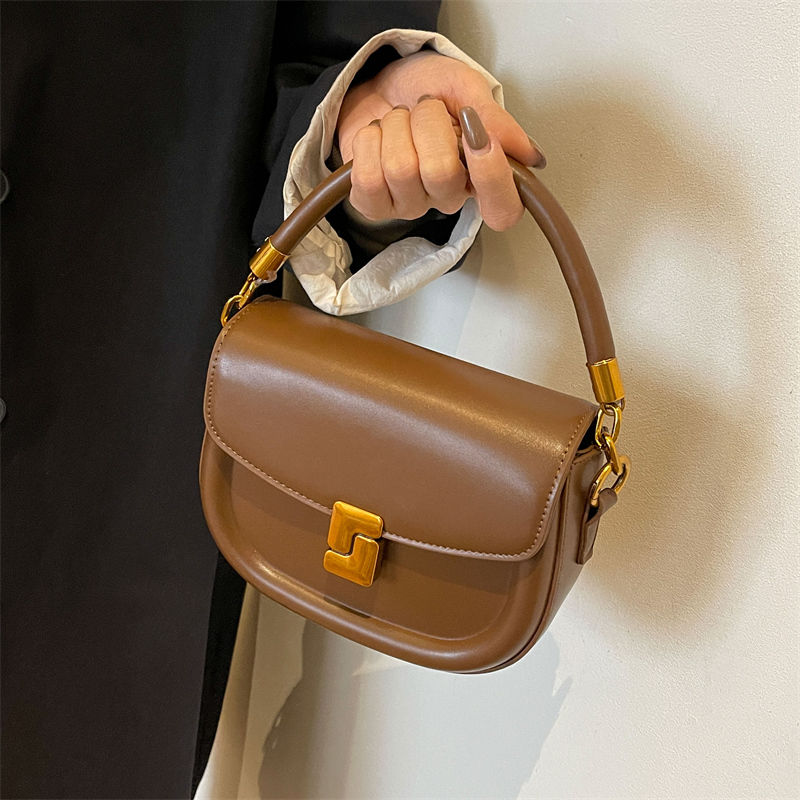 Niche High-End Saddle 2024 Autumn Winter New Ins Handbag Versatile Crossbody Shoulder Bag_voghion.com