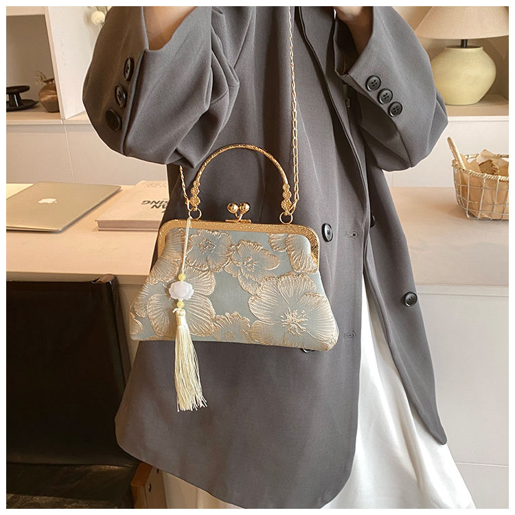 This Year's Popular Women's 2025 New Fashionable And High-end Shoulder Bag, Super Popular And Versatile Chain Crossbody Small Square Bag_voghion.com