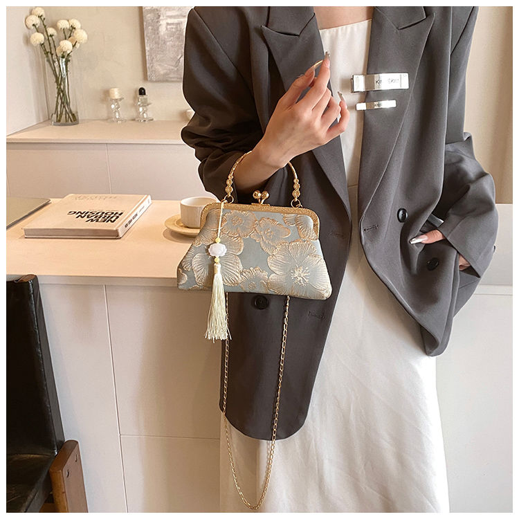 This Year's Popular Women's 2025 New Fashionable And High-end Shoulder Bag, Super Popular And Versatile Chain Crossbody Small Square Bag_voghion.com