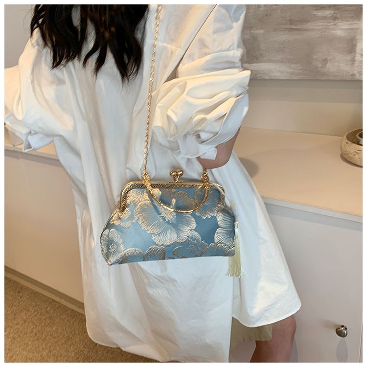 This Year's Popular Women's 2025 New Fashionable And High-end Shoulder Bag, Super Popular And Versatile Chain Crossbody Small Square Bag_voghion.com