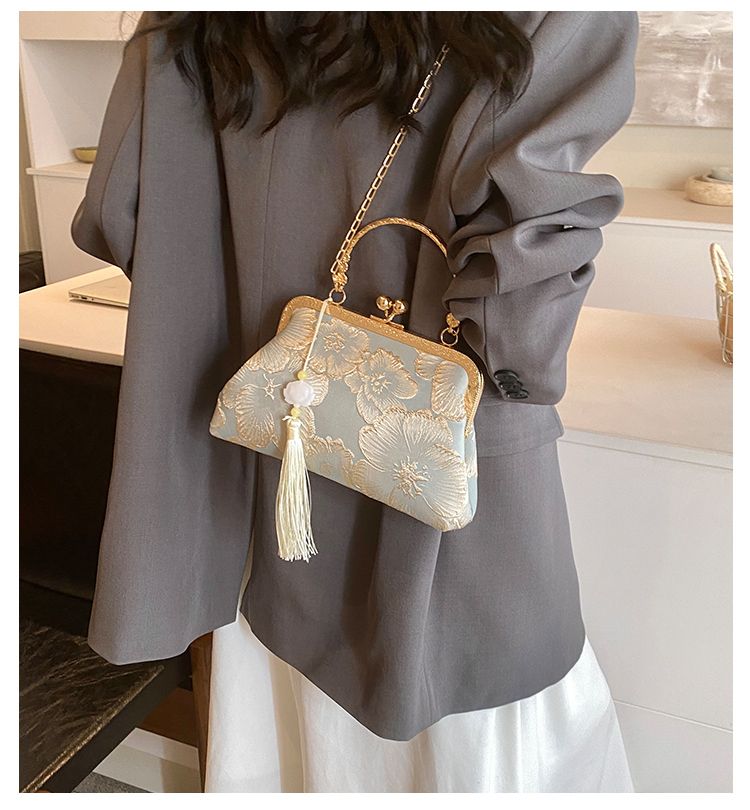 This Year's Popular Women's 2025 New Fashionable And High-end Shoulder Bag, Super Popular And Versatile Chain Crossbody Small Square Bag_voghion.com