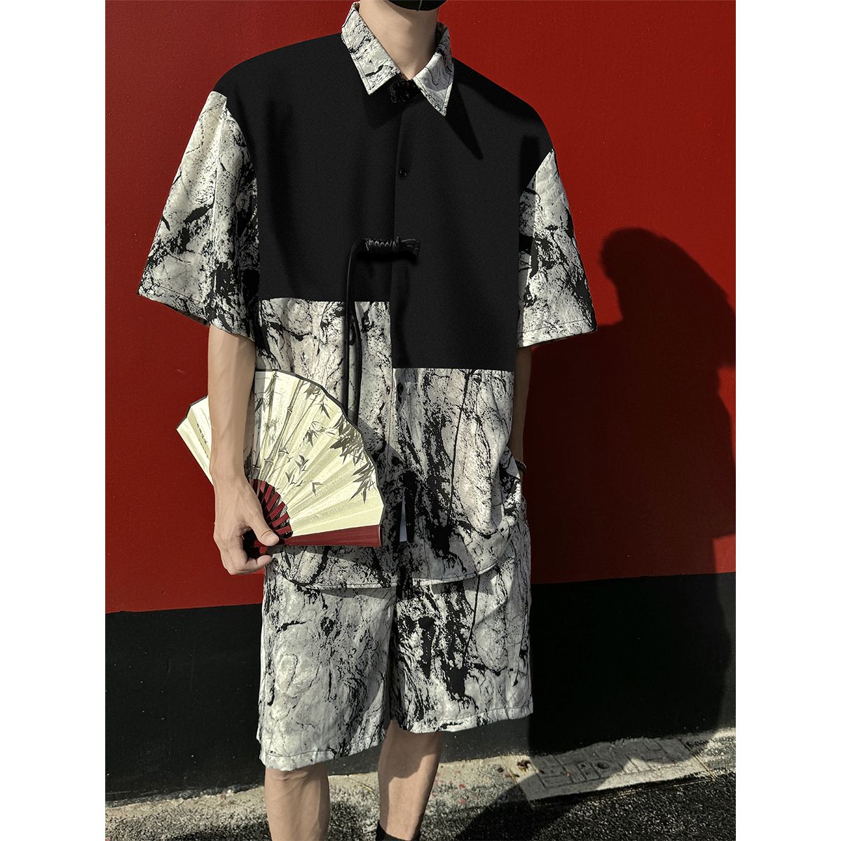 Completo uomo casual camicia floreale e pantaloncini estivi_voghion.com